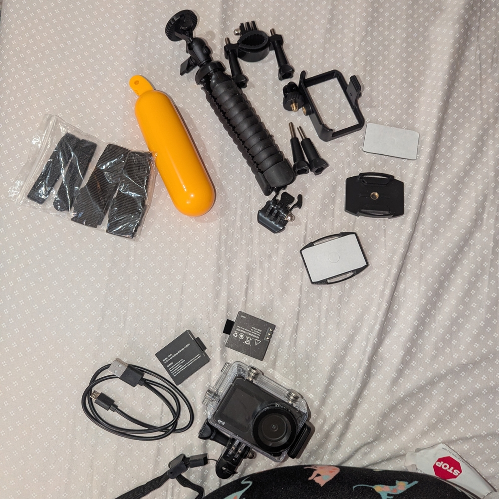 VIVITAR ACTION GO-PRO CAMERA AND ACCESSORIES - Picture 5 of 10